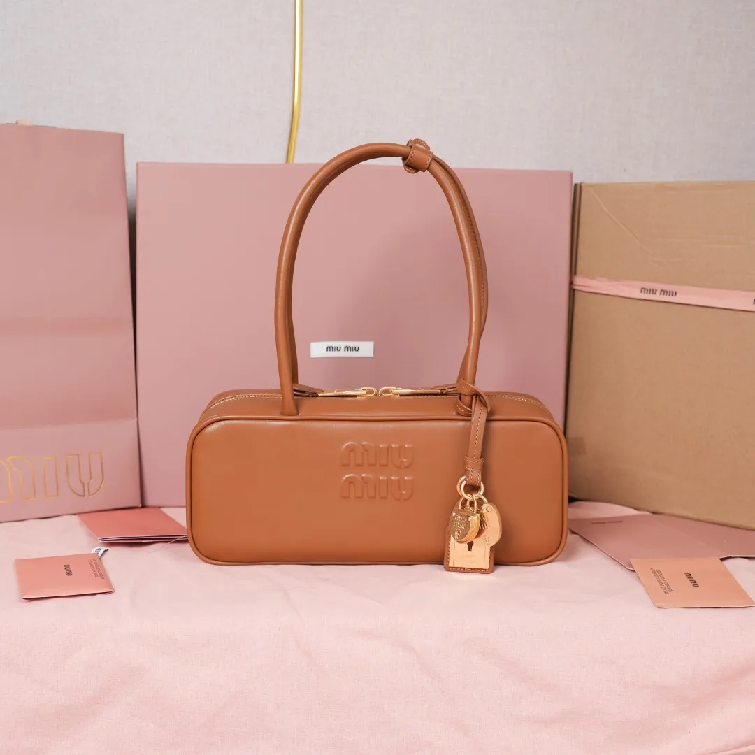 缪缪 5BB147 皱漆原厂皮新品保龄球包 女士单肩包