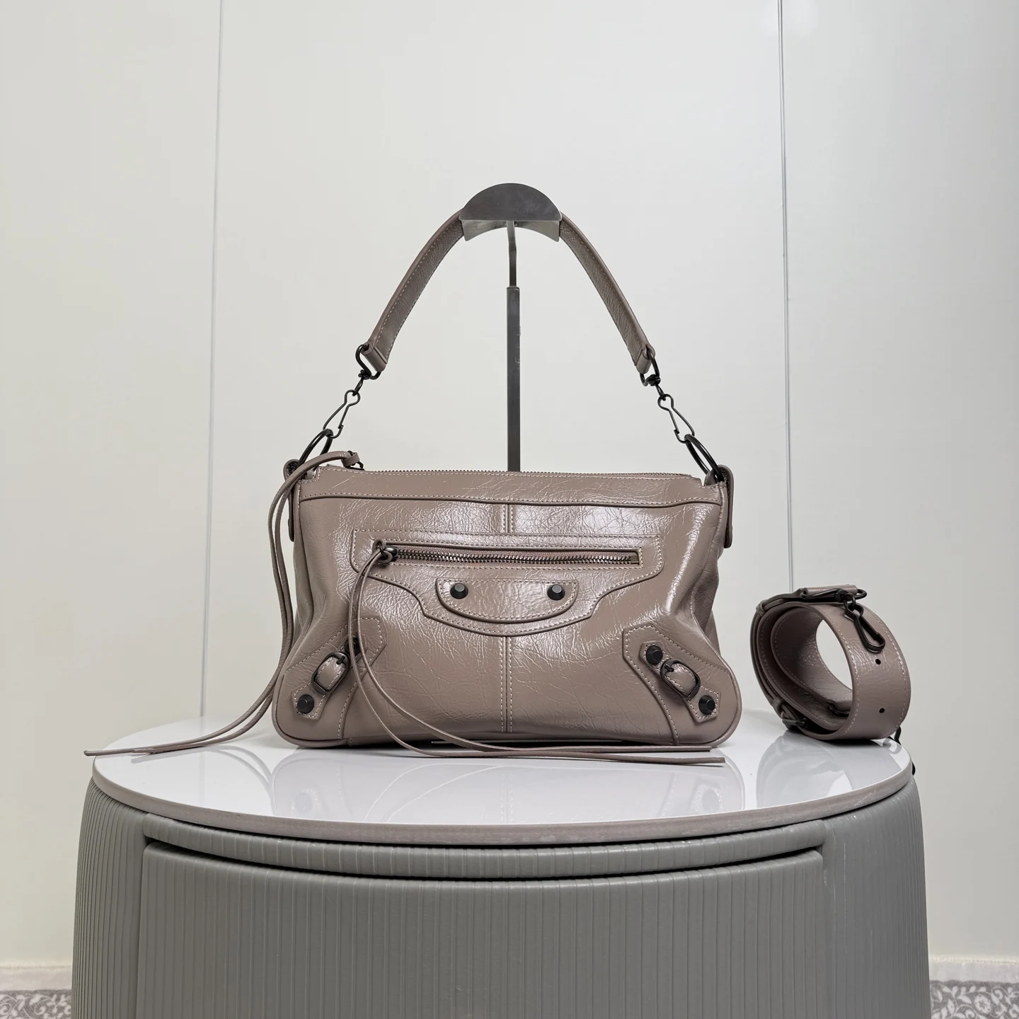 巴黎世家 188035 新款Moto城市摩托机车包 女士斜挎包