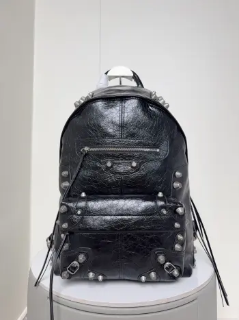 188010 羊皮铆钉书包 双肩包 高仿巴黎世家双肩包