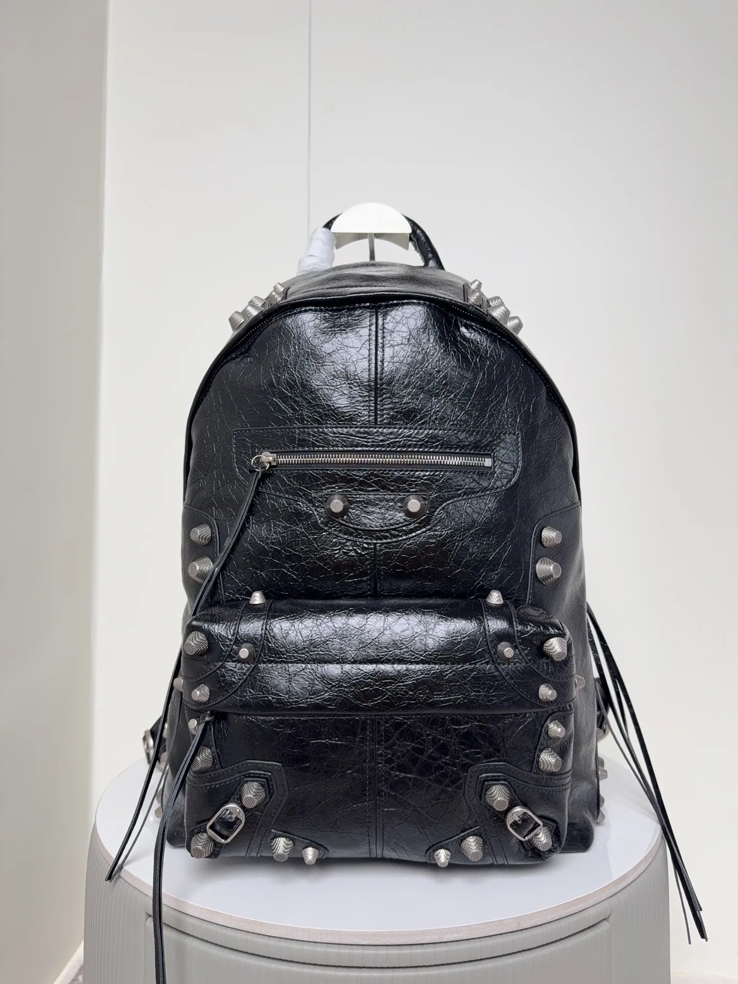 巴黎世家 188010 羊皮铆钉书包 双肩包 巴黎世家 188010 羊皮铆钉书包 双肩包