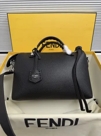 2306 休闲手袋 女士斜挎包高仿芬迪女包