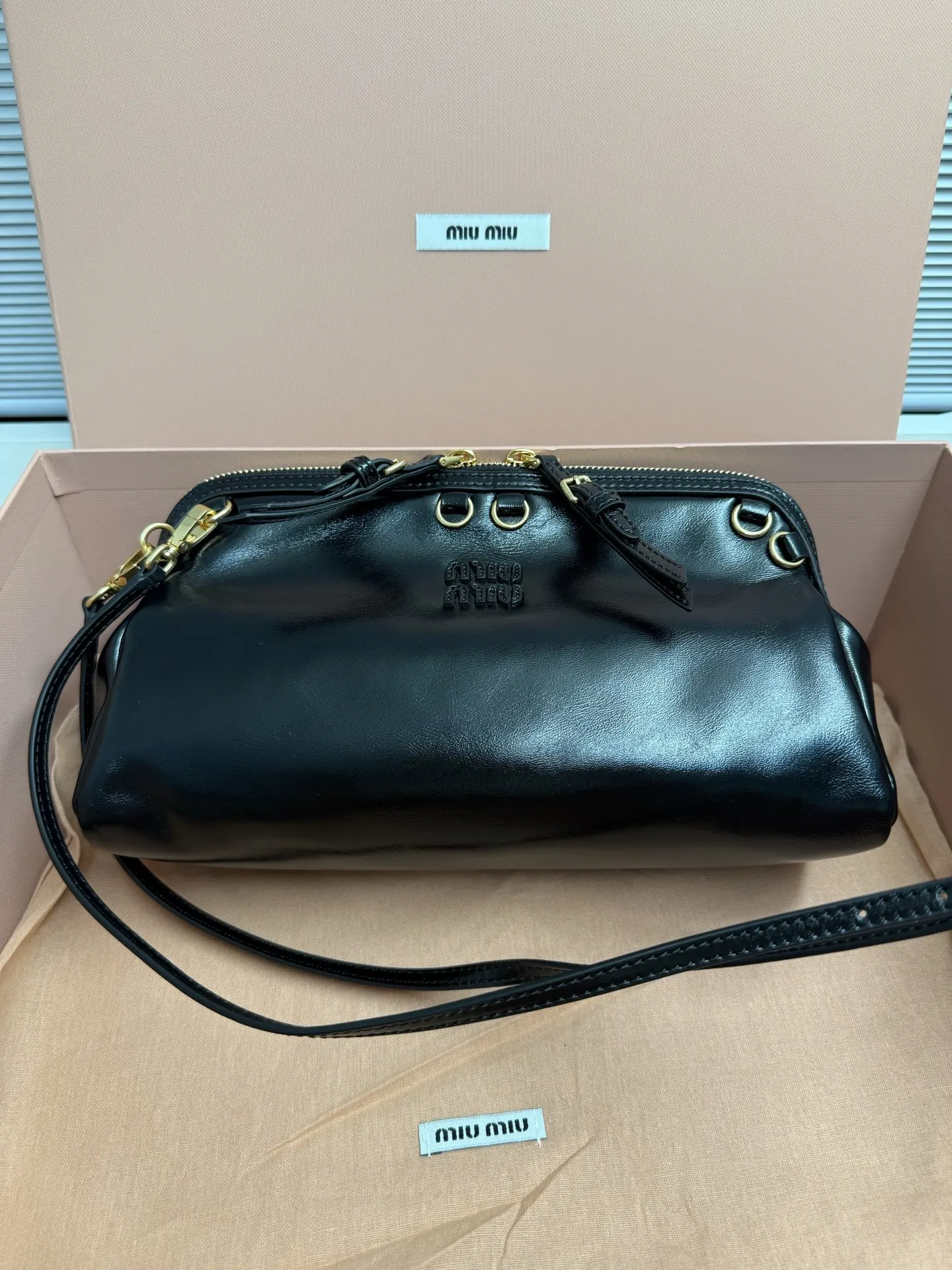 缪缪 5BF130 品特色款式贝壳双肩包 双肩包