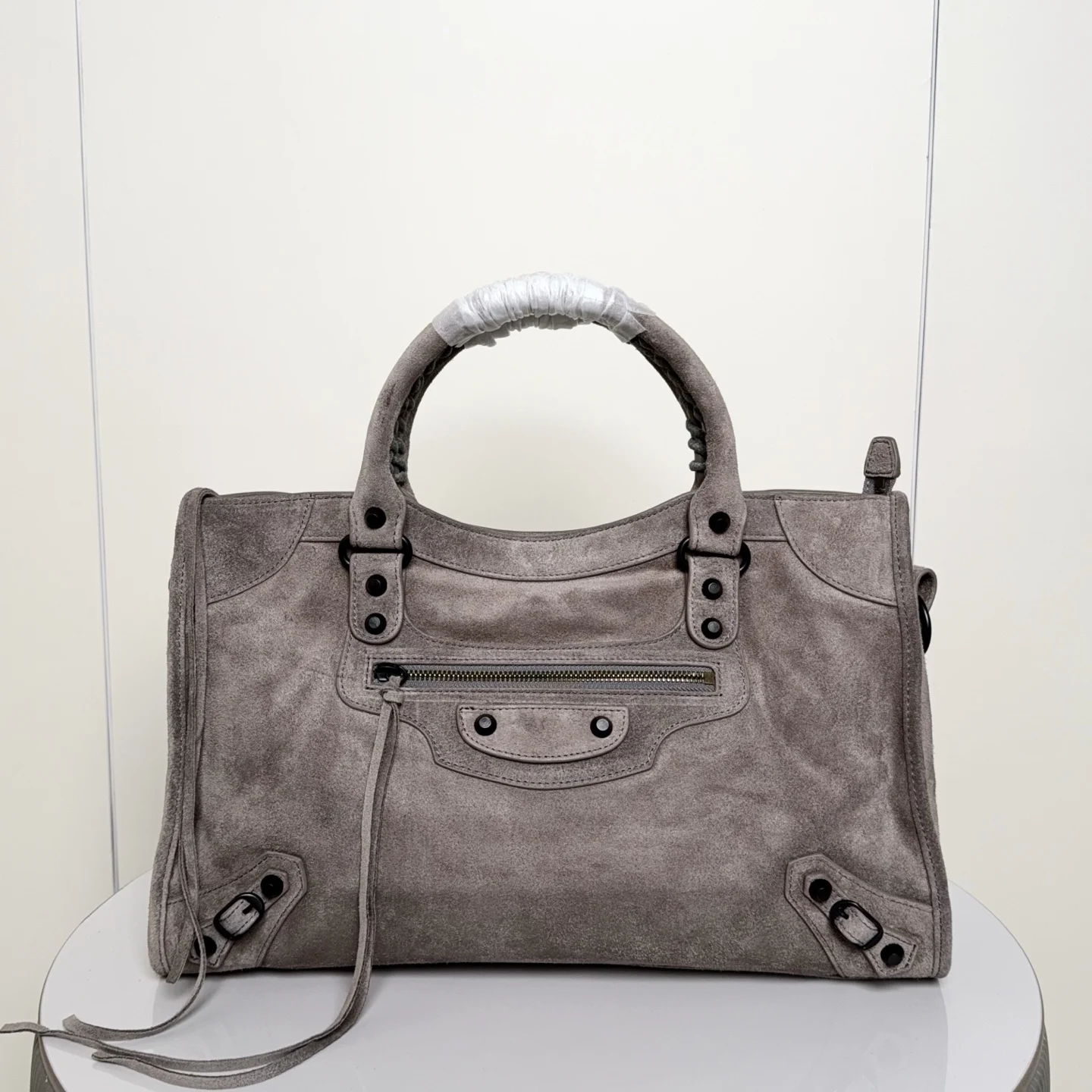 巴黎世家 188072 新款麂皮款 女士斜挎包 巴黎世家 188072 新款麂皮款 女士斜挎包