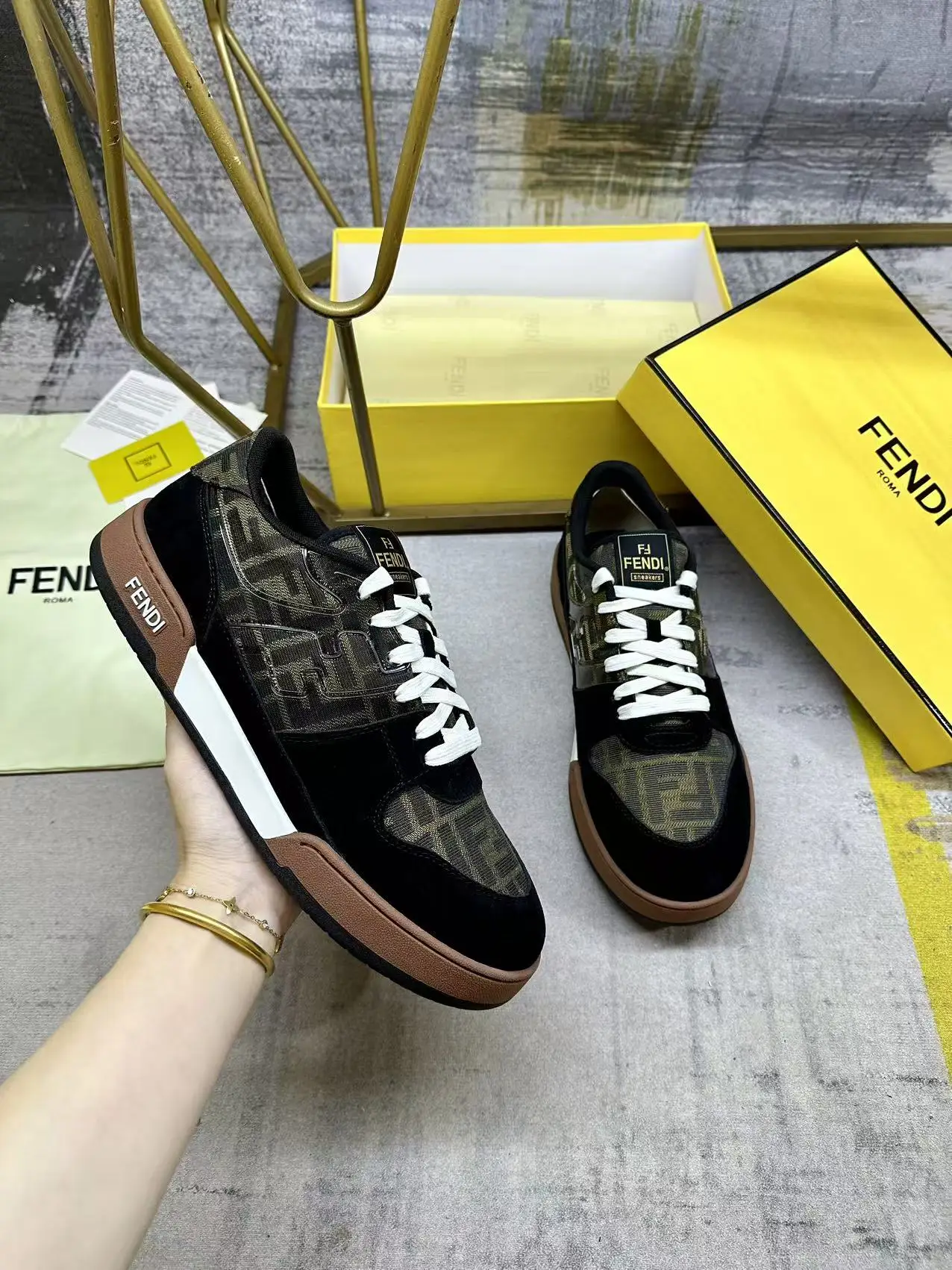 芬迪 Match系带最新运动鞋 芬迪 Match系带最新运动鞋