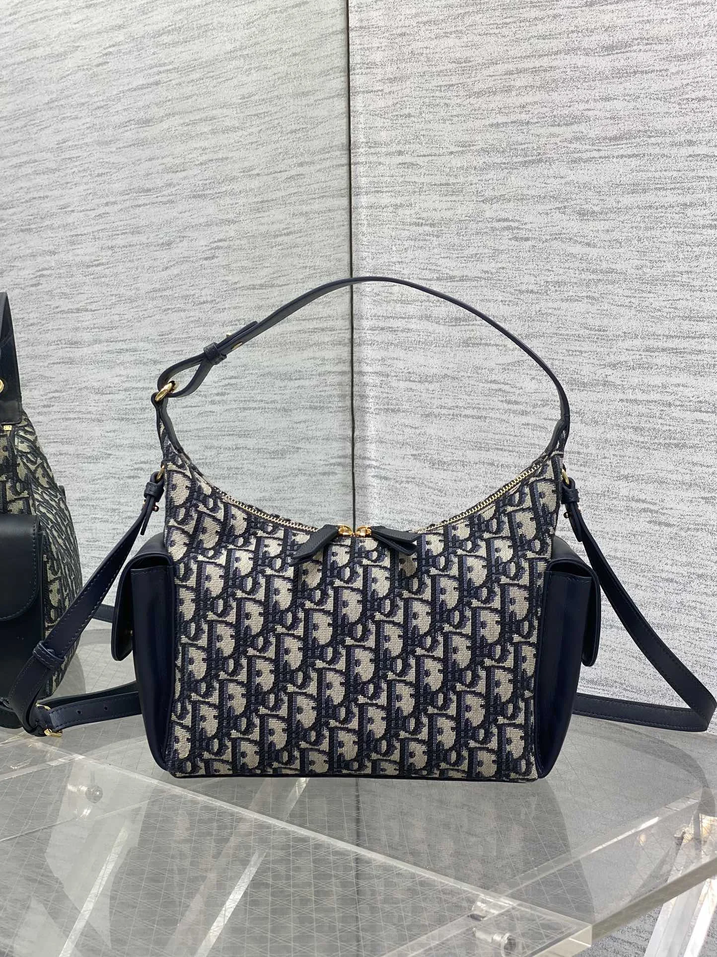 迪奥 最新款腋下单肩包 女士斜挎包