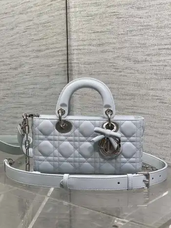 最新蝴蝶结戴妃包 女士斜挎包 高仿迪奥女包