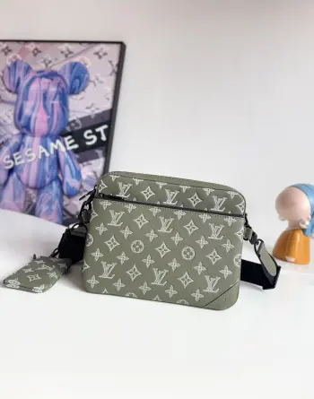 M12490  帆布邮差包 男士斜挎包 高仿LV男包