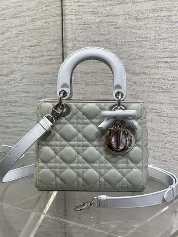 最新款四格蝴蝶结戴妃包 女士斜挎包 高仿迪奥女包