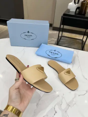 2024新款拖鞋 平底女鞋 高仿普拉达女士凉鞋/拖鞋