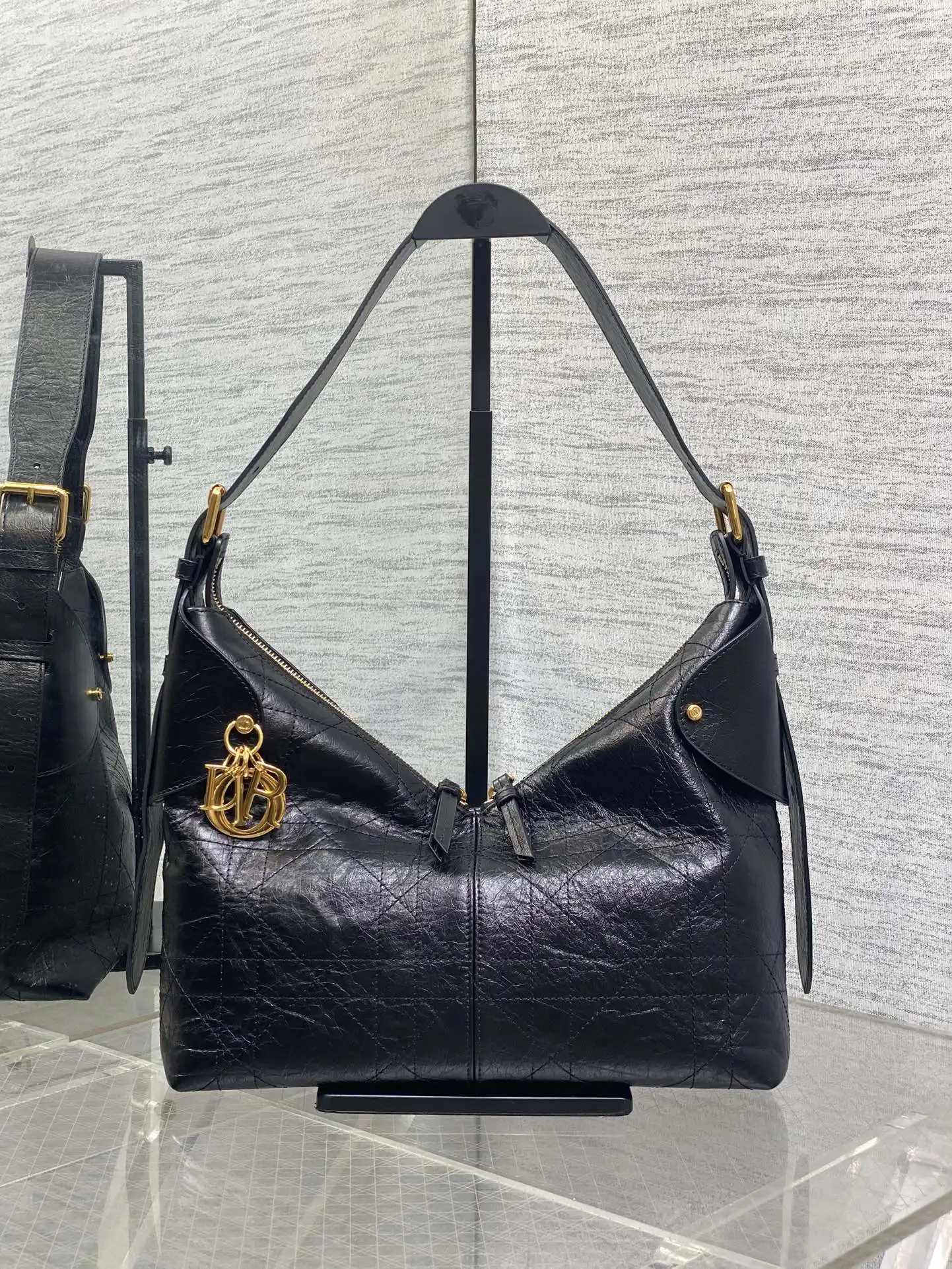 迪奥 新款油蜡皮手袋 女士斜挎包