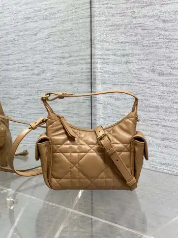 最新款腋下单肩包 女士斜挎包 高仿迪奥女包