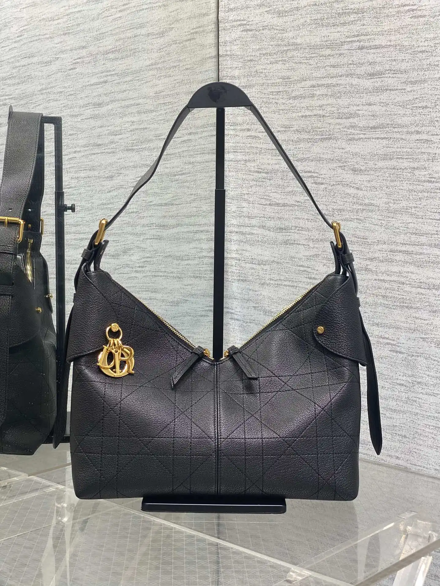 迪奥 新款油蜡皮手袋 女士斜挎包