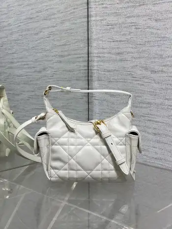 最新款腋下单肩包 女士斜挎包 高仿迪奥女包