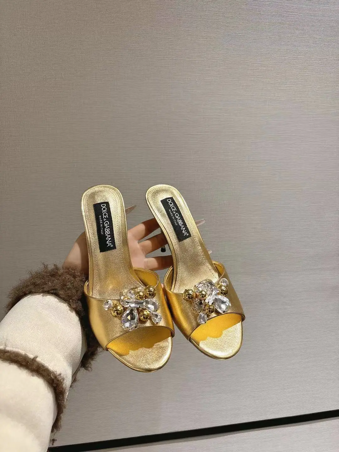 杜嘉班纳 新款头层牛皮高跟拖鞋