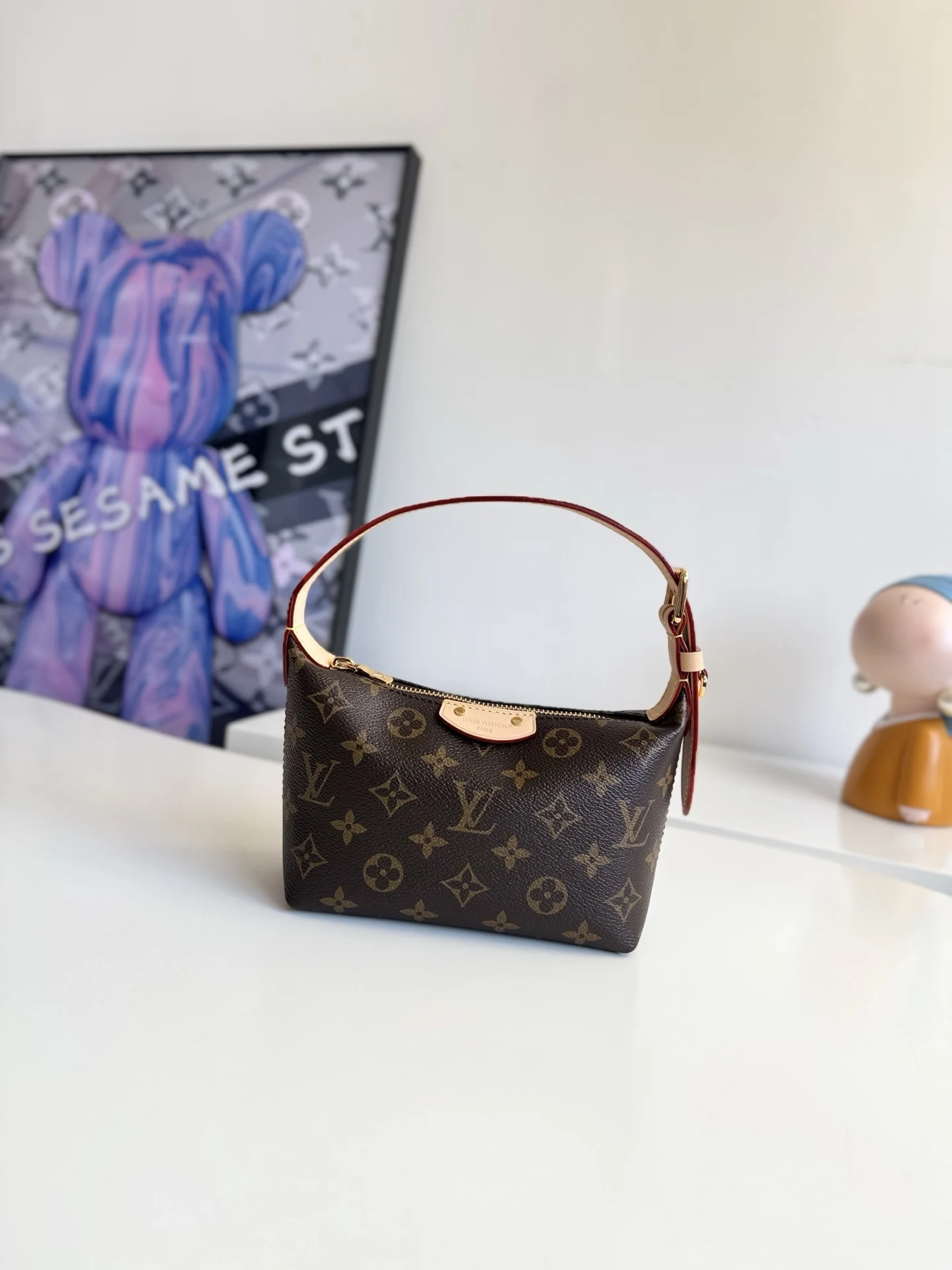 LV M27509 柔滑牛皮革手袋 女士单肩包 LV M27509 柔滑牛皮革手袋 女士单肩包