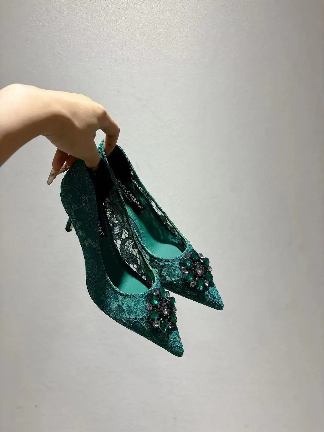 杜嘉班纳 新款蕾丝网面高跟鞋 杜嘉班纳 新款蕾丝网面高跟鞋