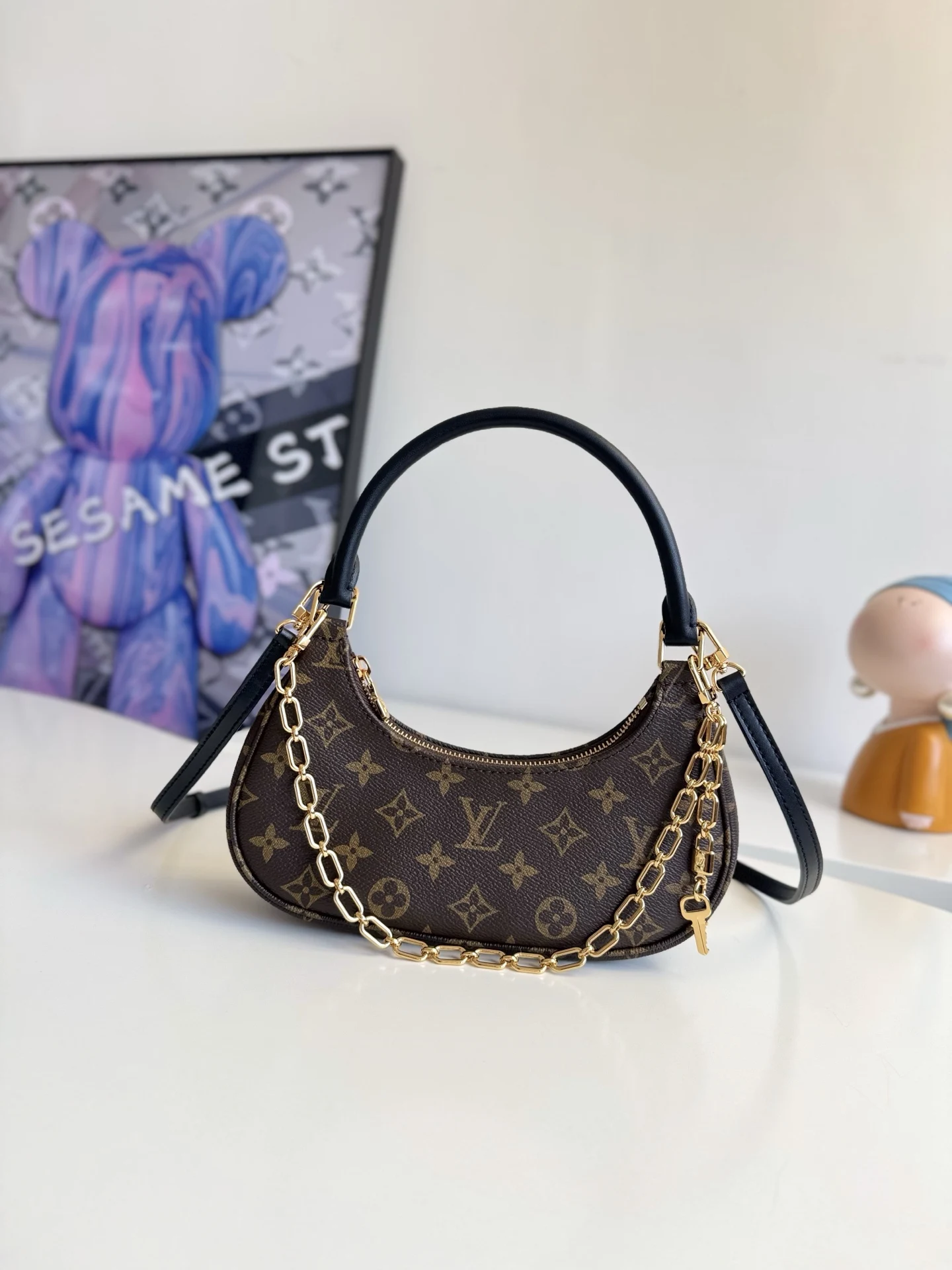 LV M25223 帆布手袋 女士斜挎包 LV M25223 帆布手袋 女士斜挎包