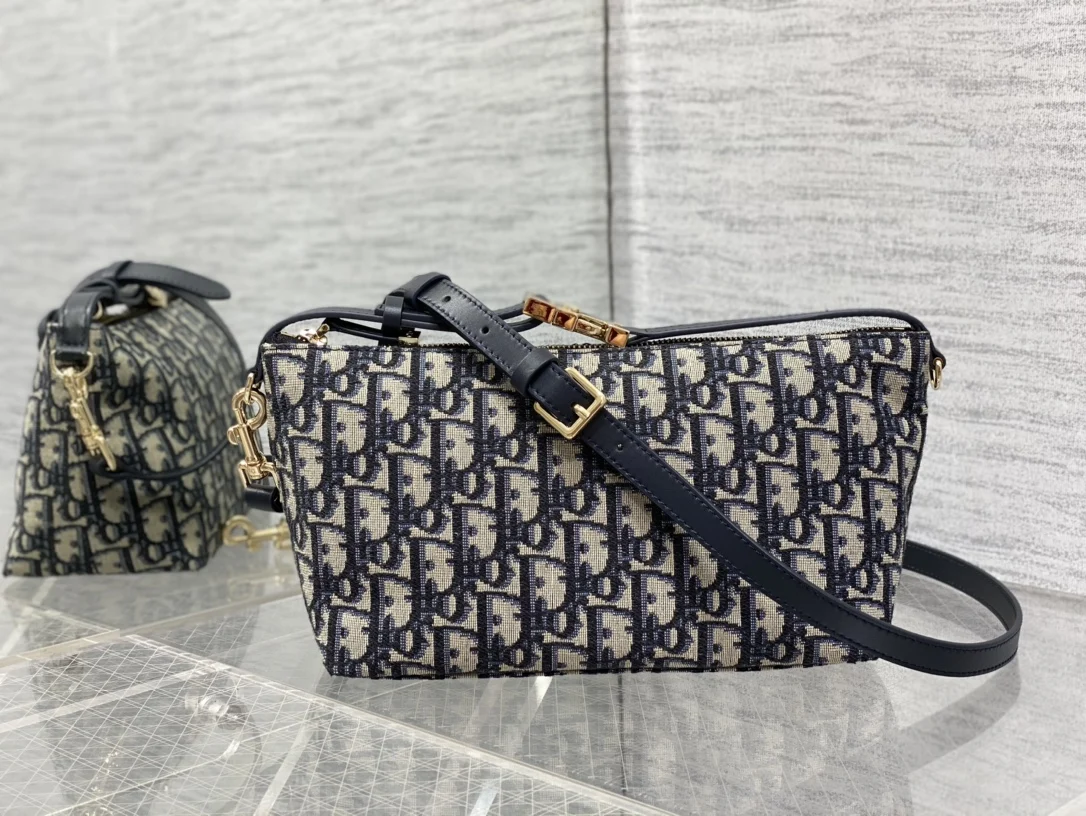 迪奥  最新深灰牛仔布饭盒包 女士斜挎包