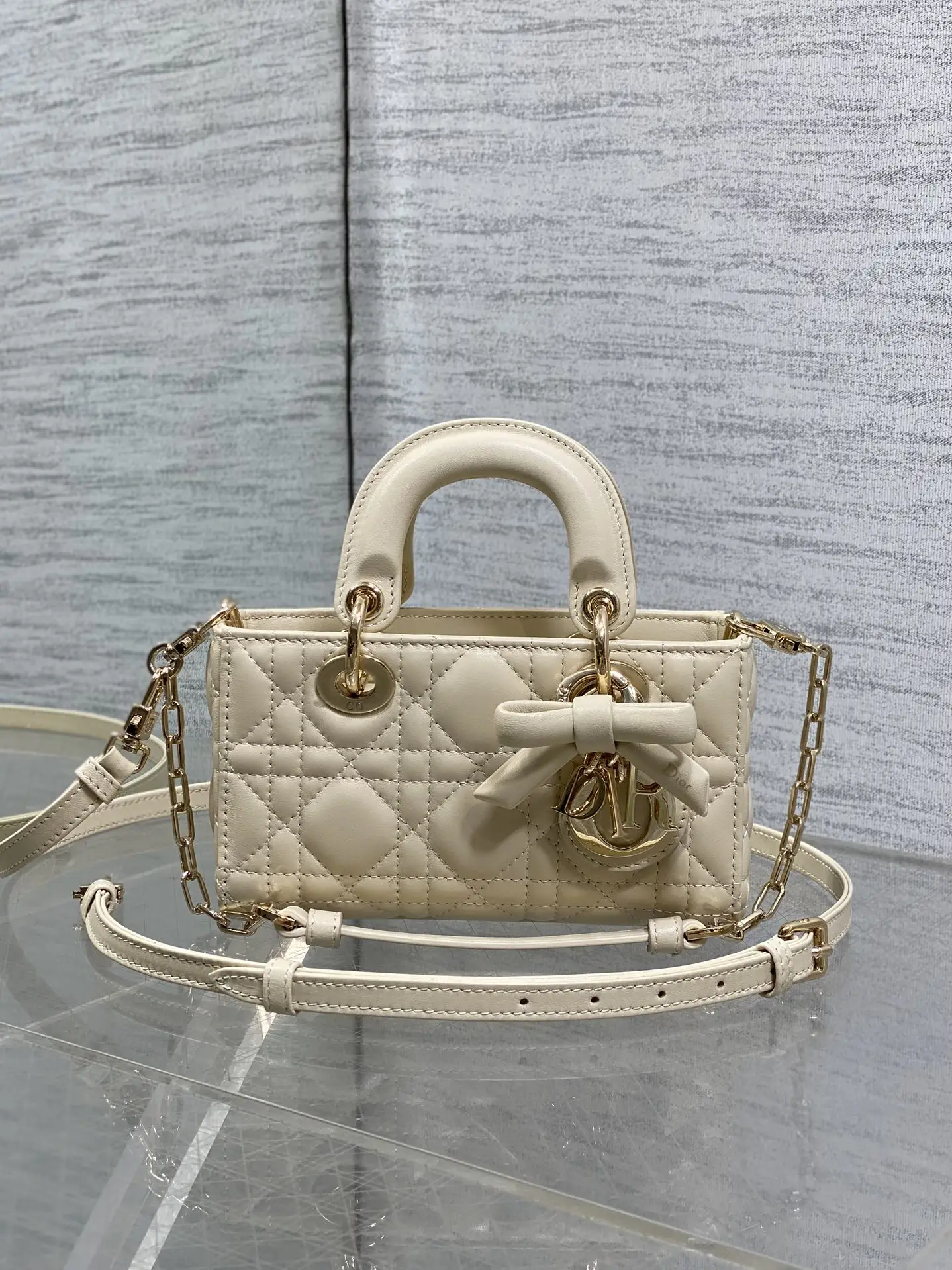 迪奥 最新款四格蝴蝶结戴妃包 女士斜挎包