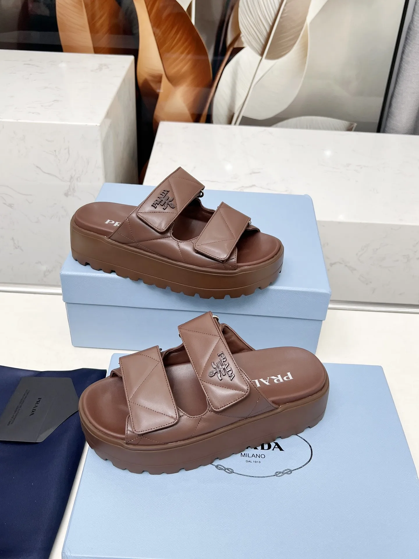 普拉达 2025春夏新款拖鞋魔术贴凉鞋 厚底拖鞋