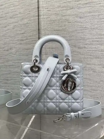 最新蝴蝶结戴妃包 女士斜挎包 高仿迪奥女包