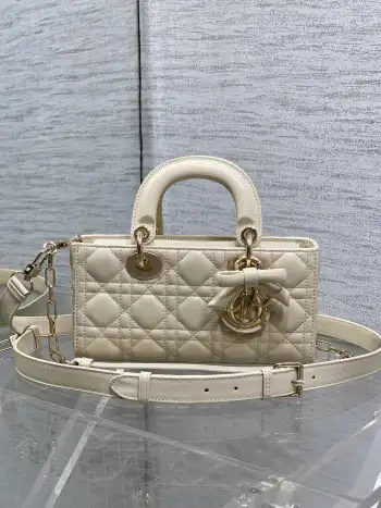 最新款四格蝴蝶结戴妃包 女士斜挎包 高仿迪奥女包