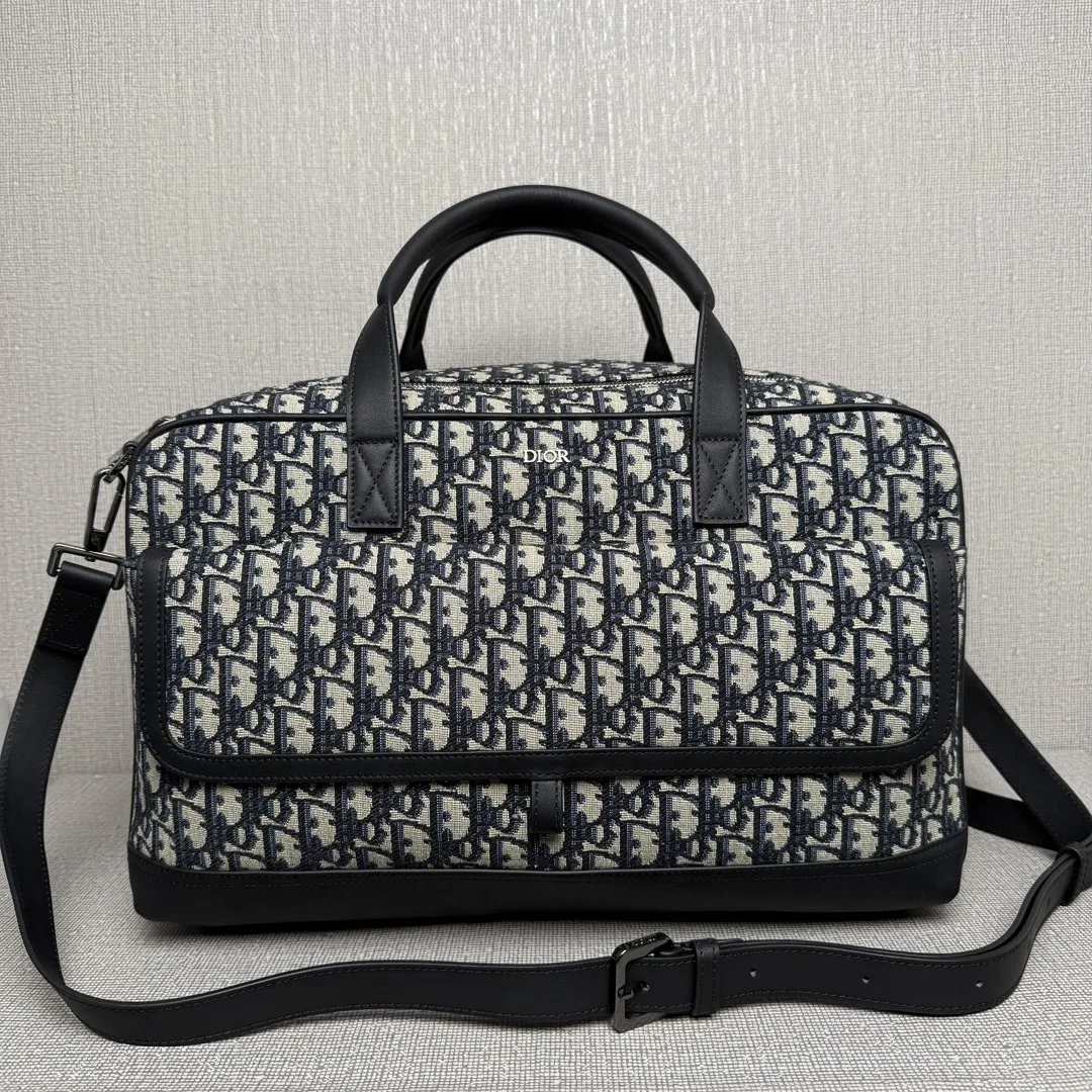 迪奥 图案宠物包 男士斜挎包 迪奥 图案宠物包 男士斜挎包