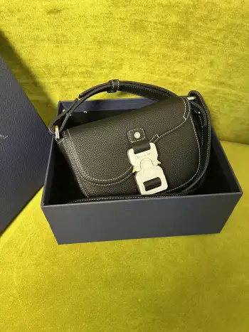 新品男士迷你马鞍信使包 男士斜挎包 高仿迪奥男包