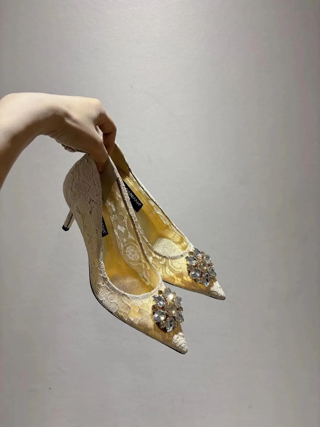 杜嘉班纳 新款蕾丝网面高跟鞋 杜嘉班纳 新款蕾丝网面高跟鞋