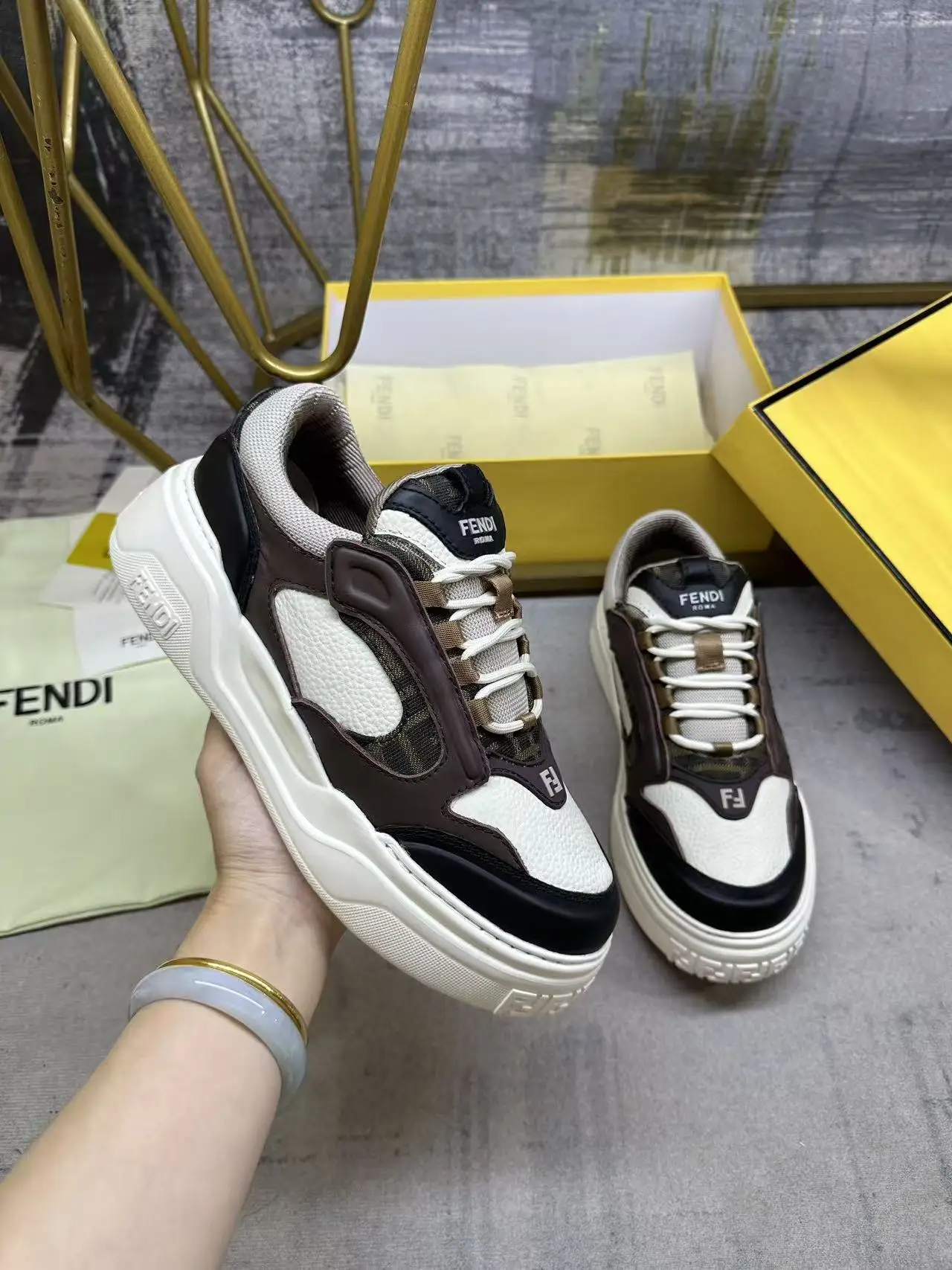 芬迪 Force系带低帮鞋 芬迪 Force系带低帮鞋