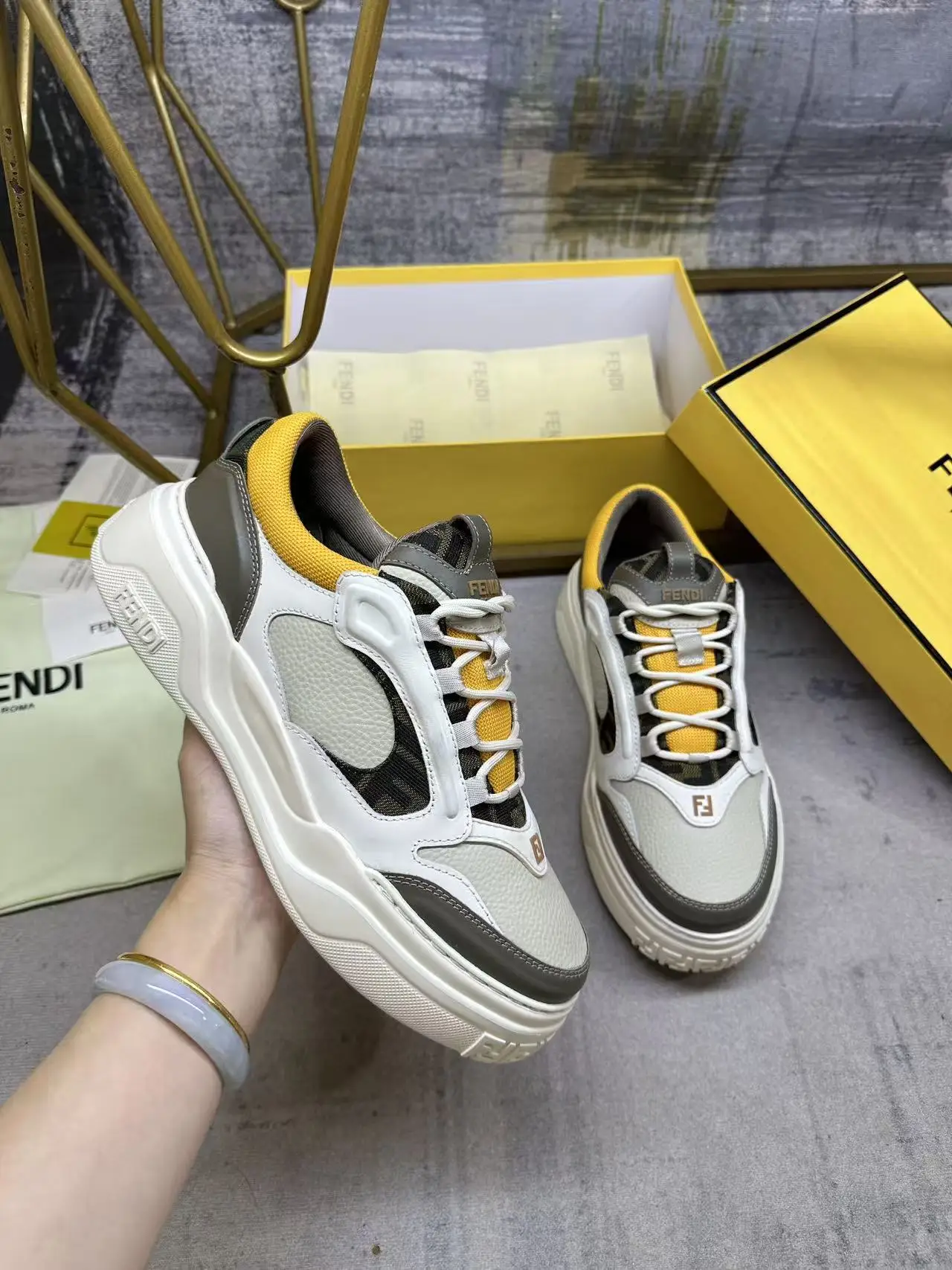 芬迪 Force系带低帮鞋 芬迪 Force系带低帮鞋