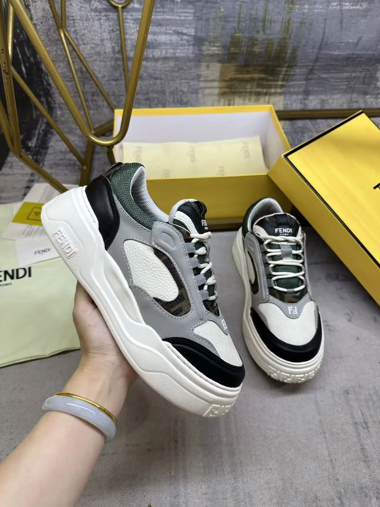 芬迪 Force系带低帮鞋 芬迪 Force系带低帮鞋