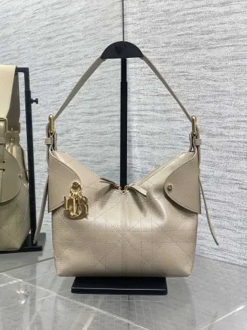 油蜡皮松弛包 女士斜挎包 高仿迪奥女包