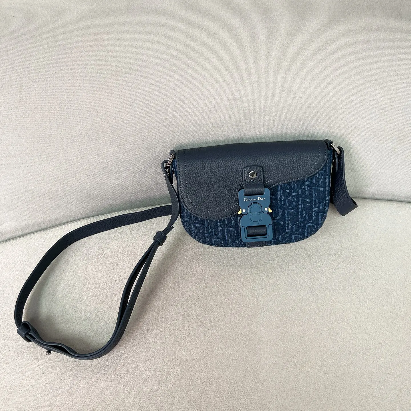 迪奥 新品男士迷你马鞍信使包 男士斜挎包