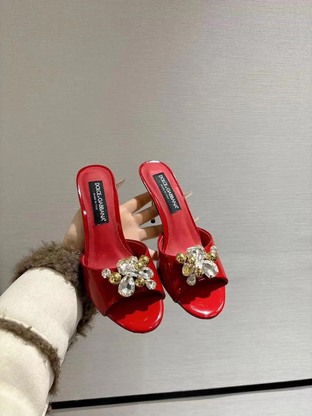 杜嘉班纳 新款头层牛皮高跟拖鞋