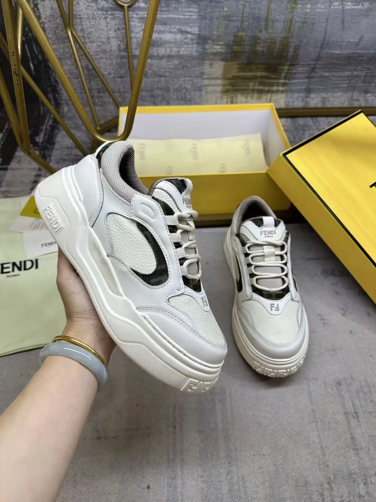 芬迪 Force系带低帮鞋 芬迪 Force系带低帮鞋