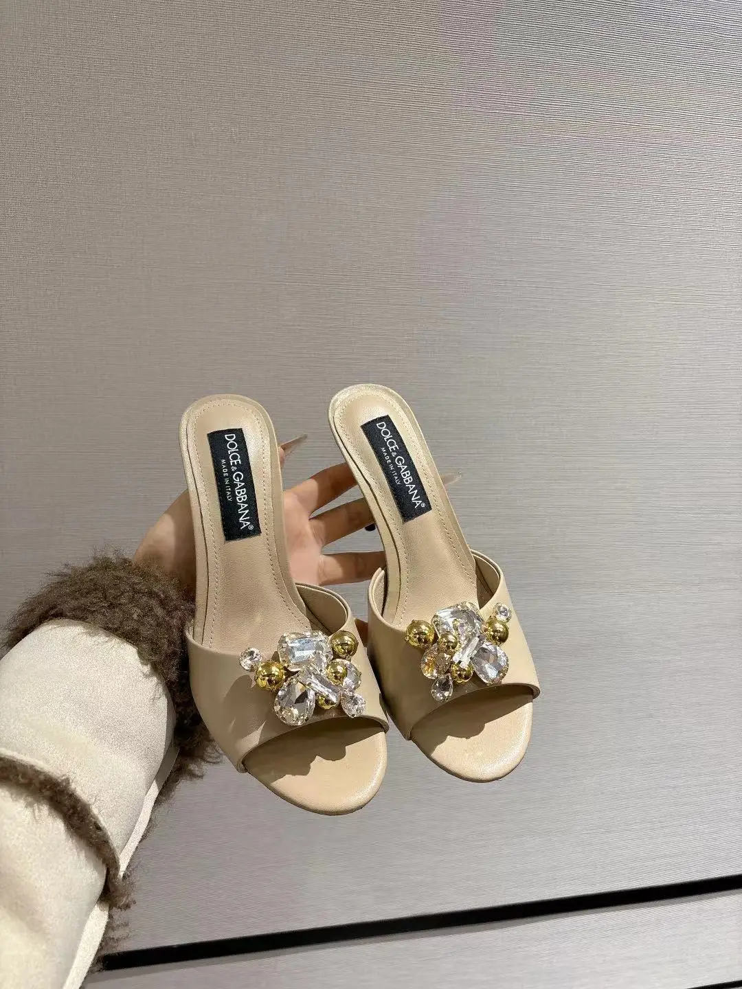 杜嘉班纳 新款头层牛皮高跟拖鞋