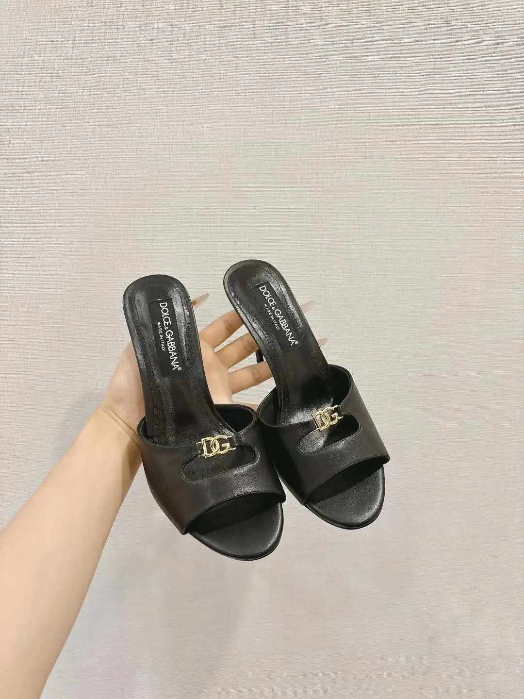 杜嘉班纳 新款头层牛皮高跟拖鞋