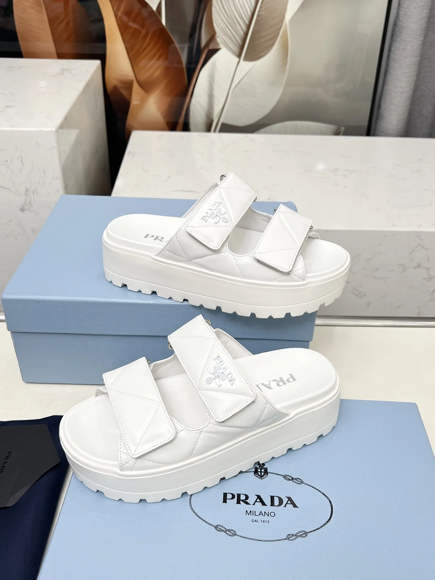 普拉达 2025春夏新款拖鞋魔术贴凉鞋 厚底拖鞋