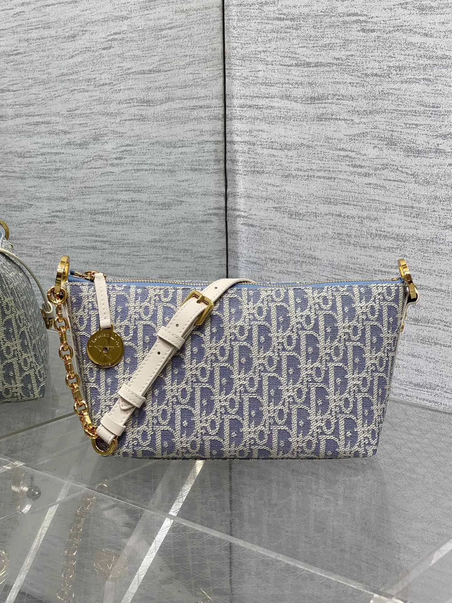 迪奥  最新深灰牛仔布饭盒包 女士斜挎包