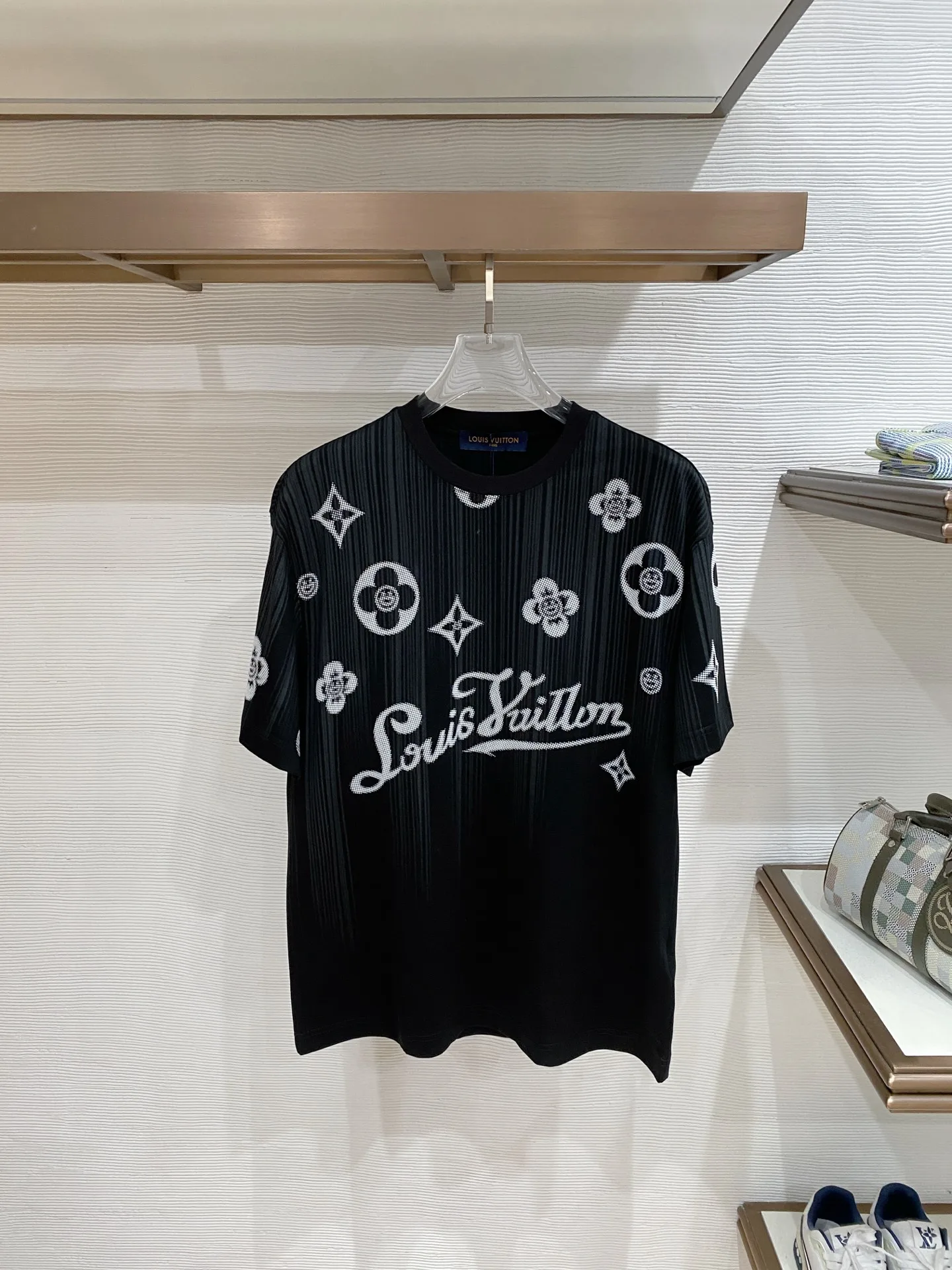 LV 春夏新款圆领短袖T恤衫