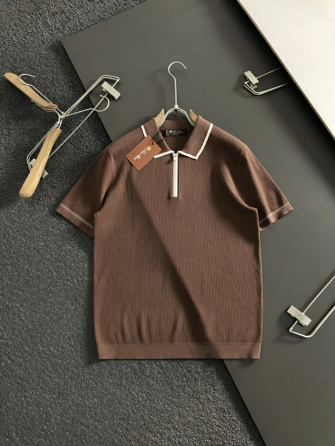 诺悠翩雅 咖色撞色短袖 诺悠翩雅 咖色撞色短袖