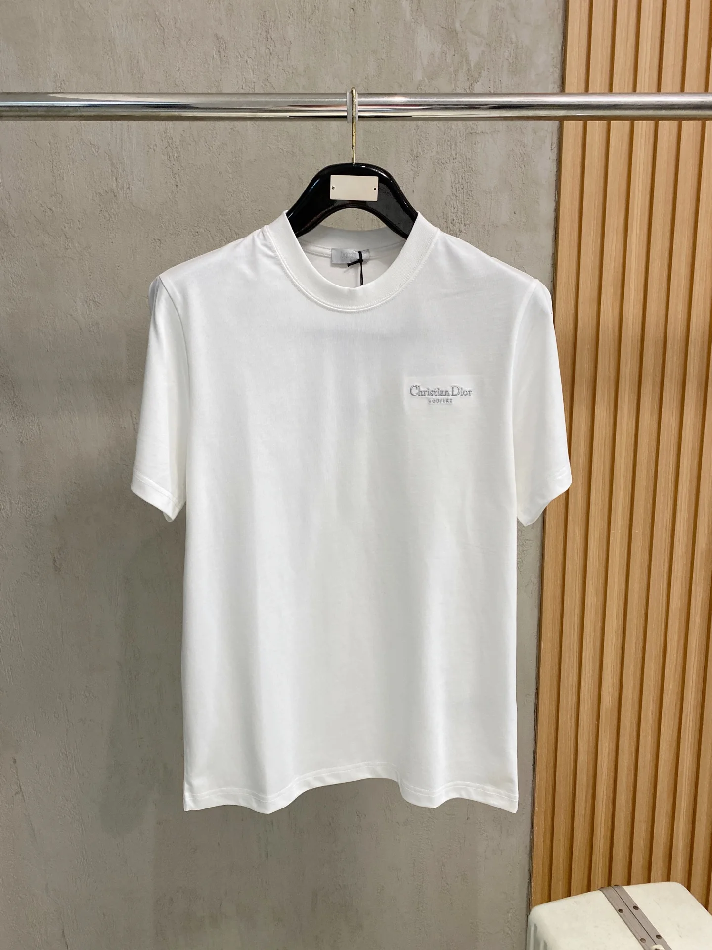 迪奥 新款短袖圆领T恤 迪奥 新款短袖圆领T恤