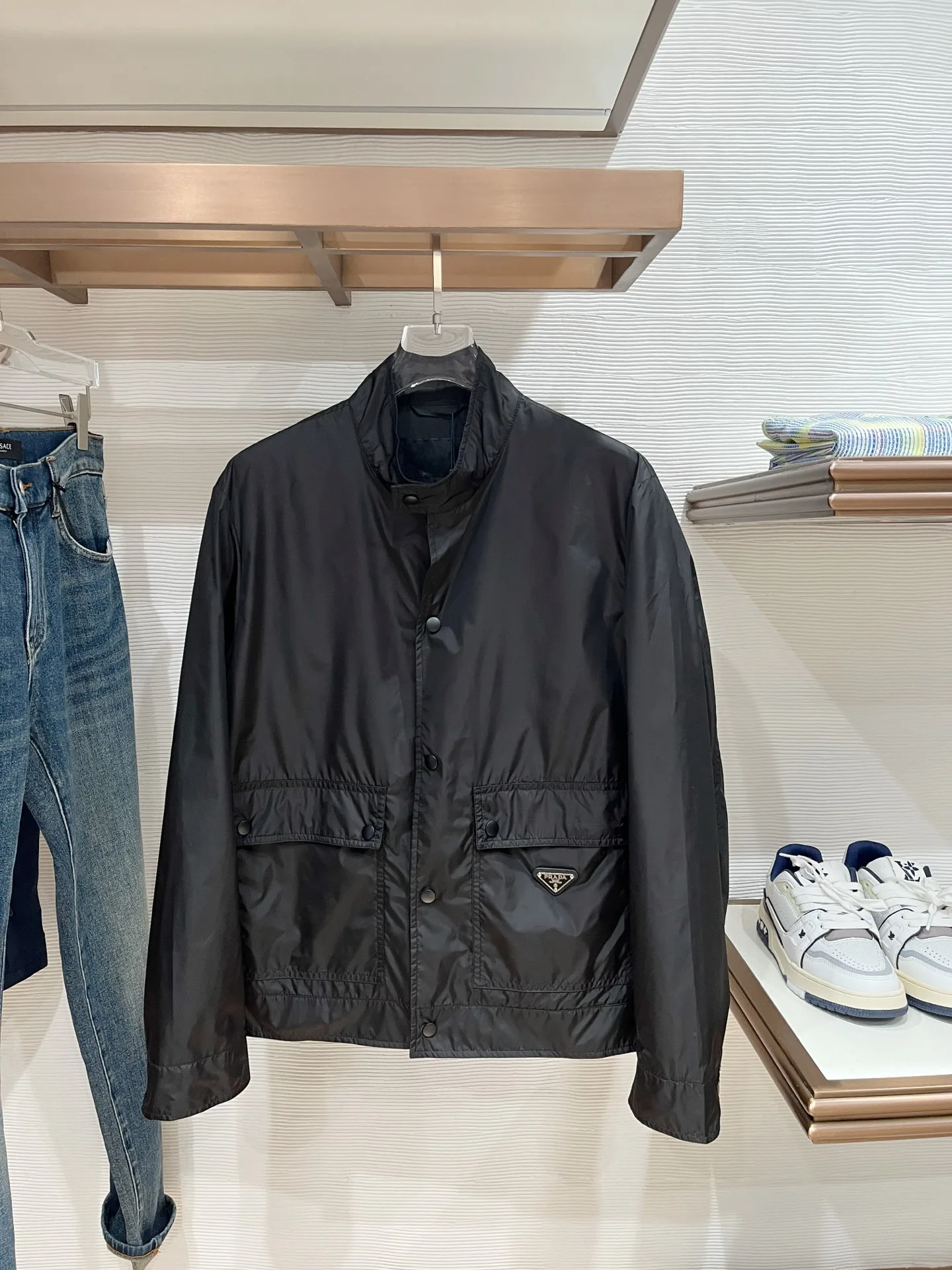 普拉达 新款夹克外套 普拉达 新款夹克外套