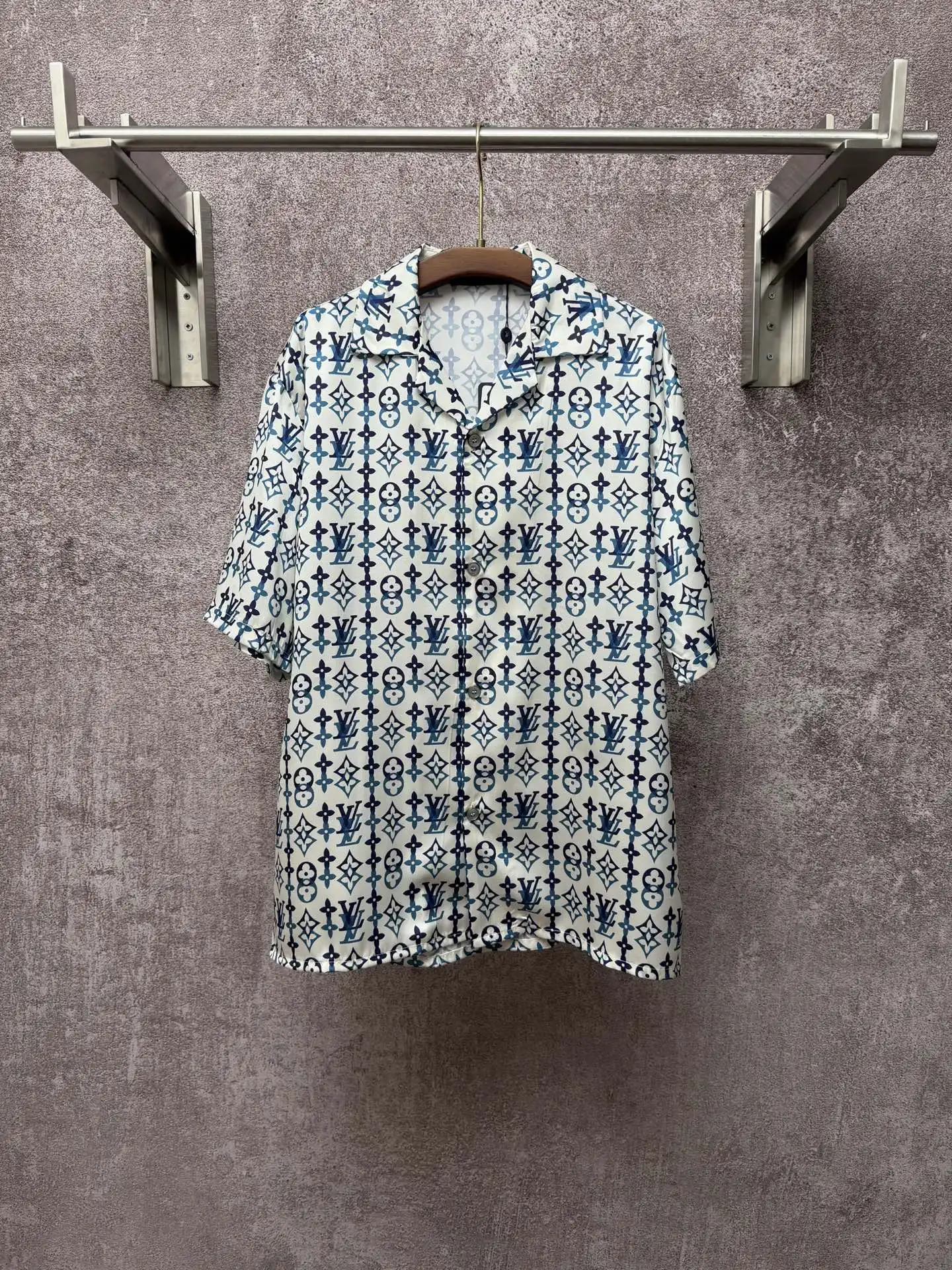 LV 印花蚕丝短袖衬衫 LV 印花蚕丝短袖衬衫