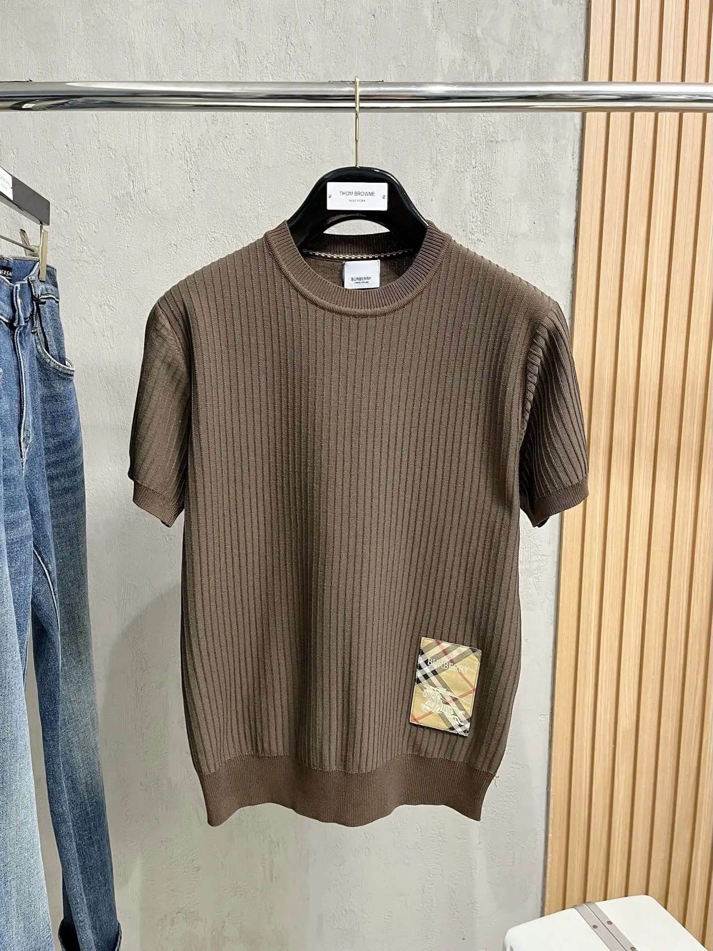 巴宝莉  2026新款休闲针织短袖翻领Polo