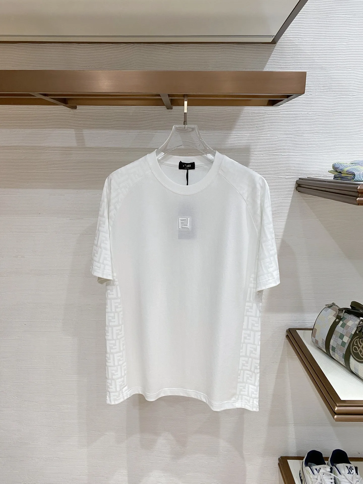芬迪 春夏新款圆领短袖T恤衫