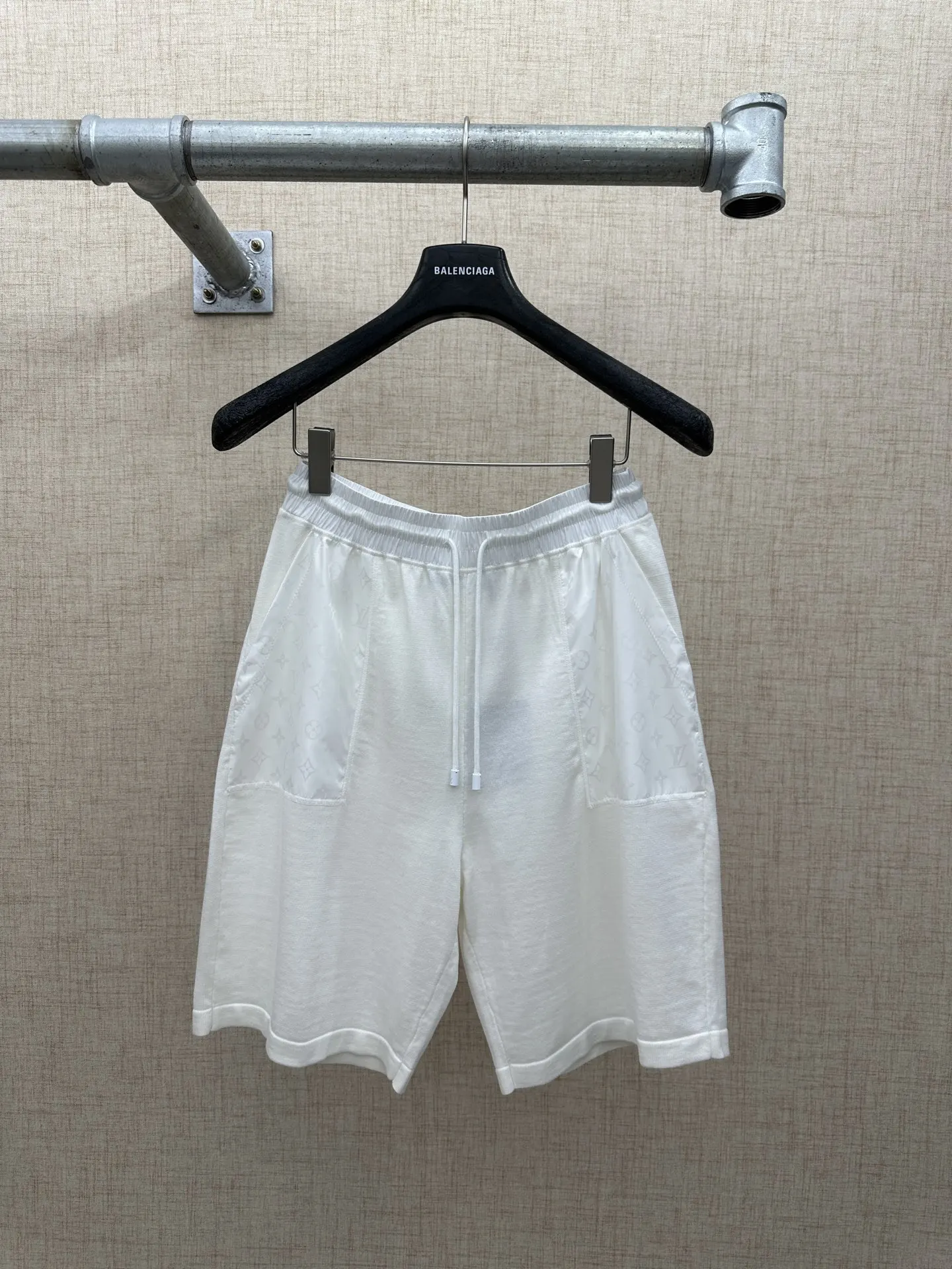 LV  锦纶嵌饰短裤