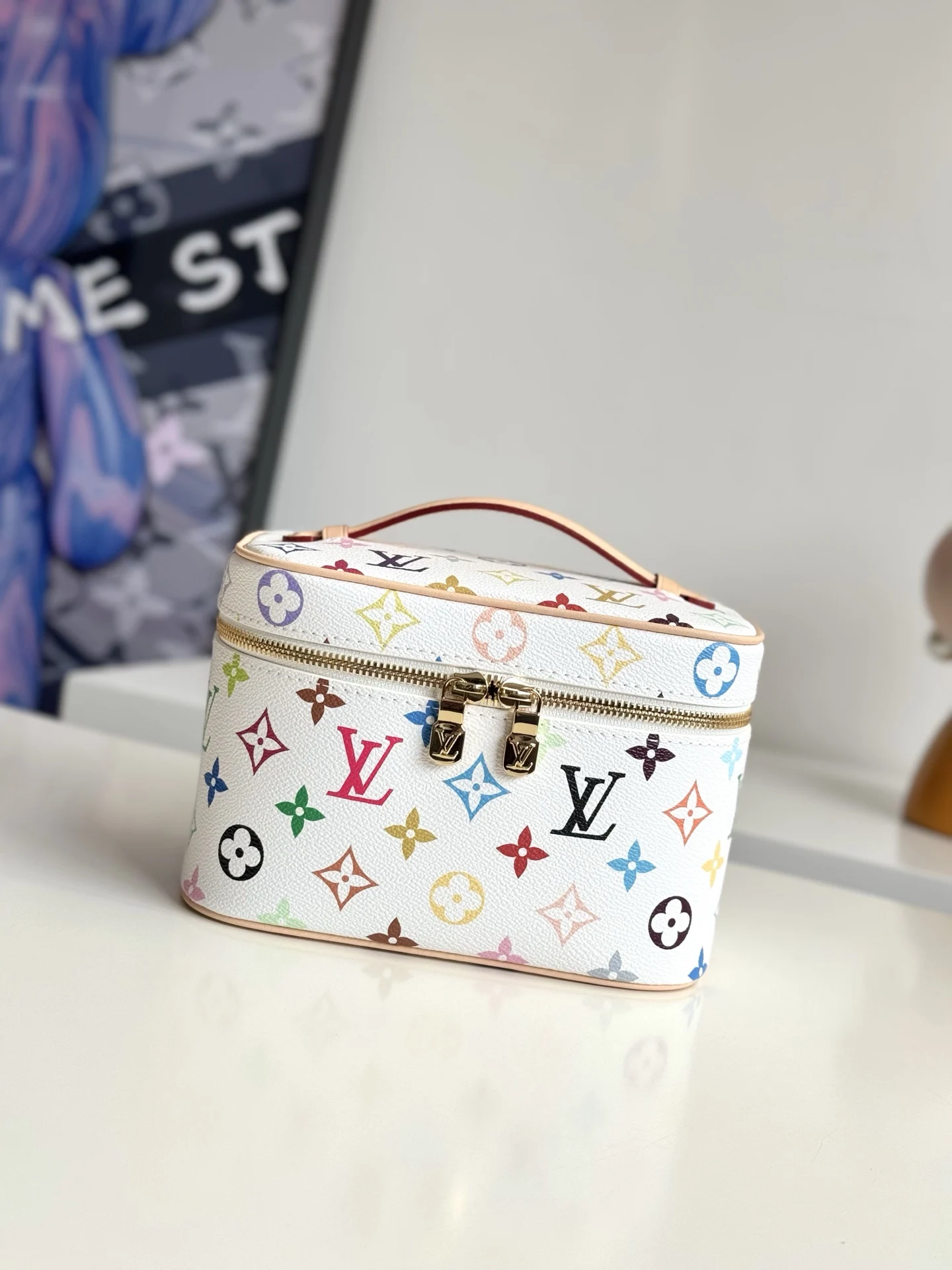 Louis Vuitton M13747 Flip Cover Makeup Bag Women s Handbag Louis Vuitton M13747 Flip Cover Makeup Bag Women s Handbag