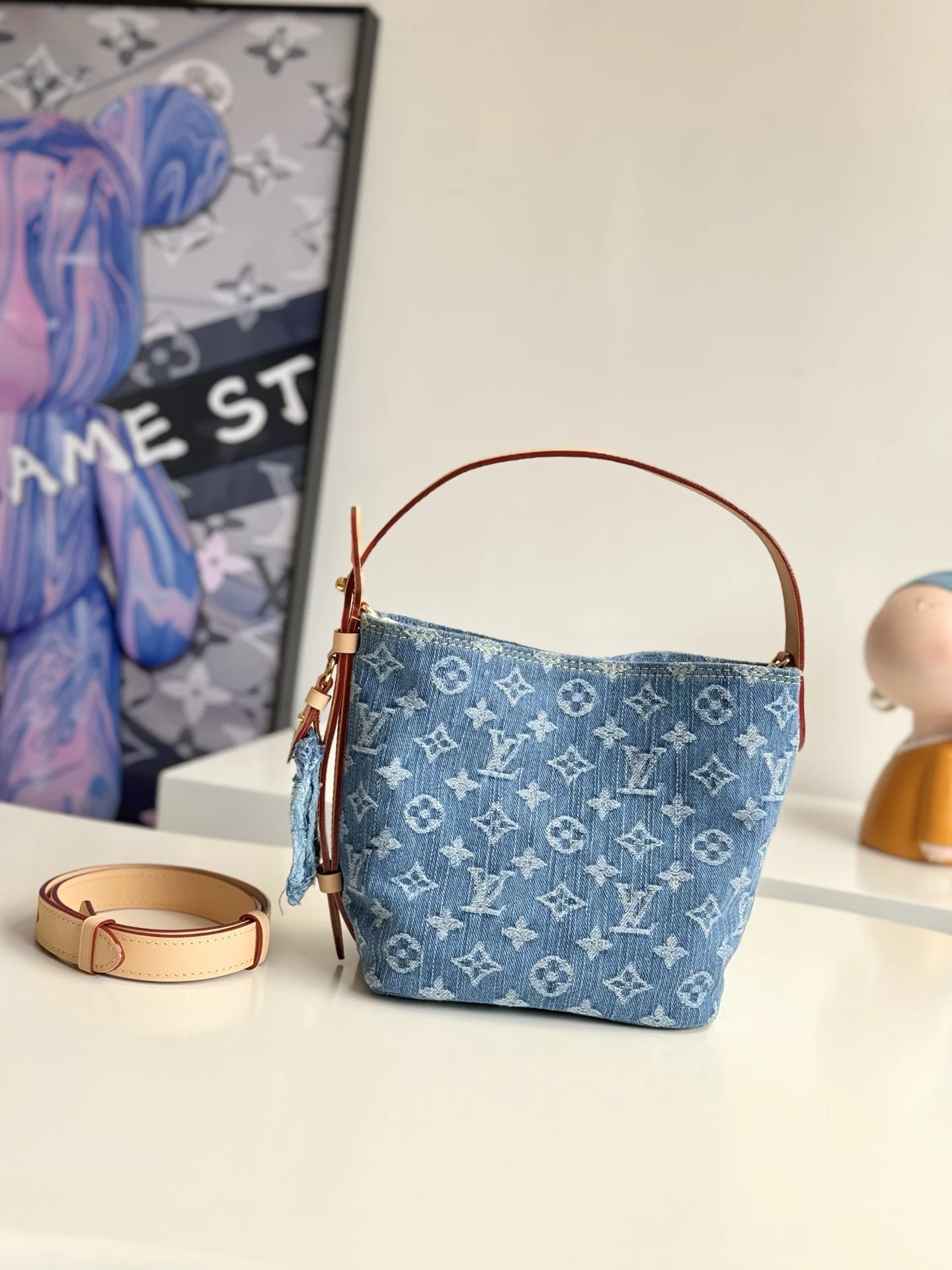 LV M28107  丹宁布手袋 女士单肩包